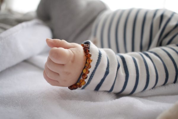baby barnsteen armband